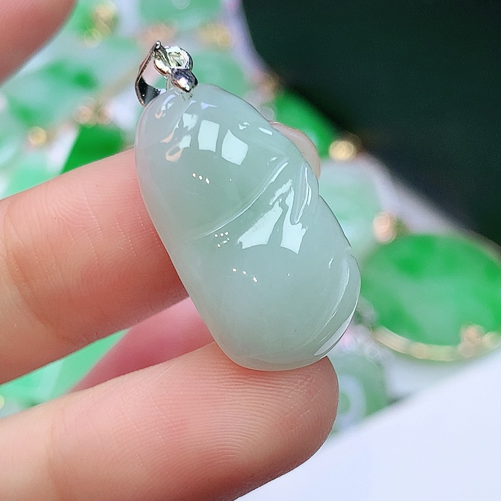 翡翠未镶嵌颈饰翡翠