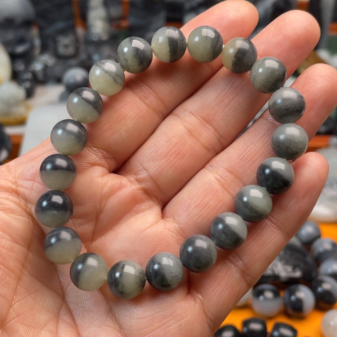 和田玉手串未镶嵌晓**…