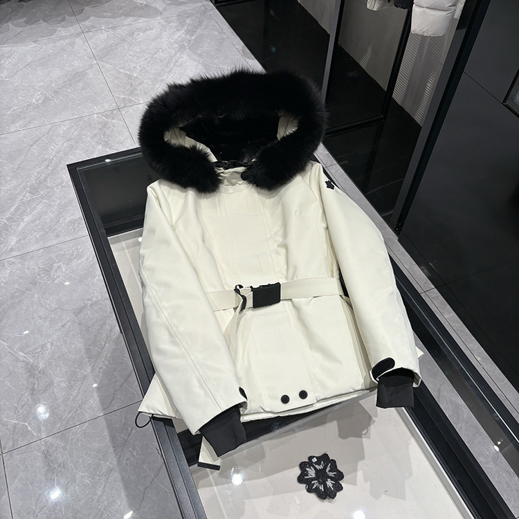 25年秋冬新款 时尚休闲收腰黑色毛领滑雪连帽羽绒服-25181