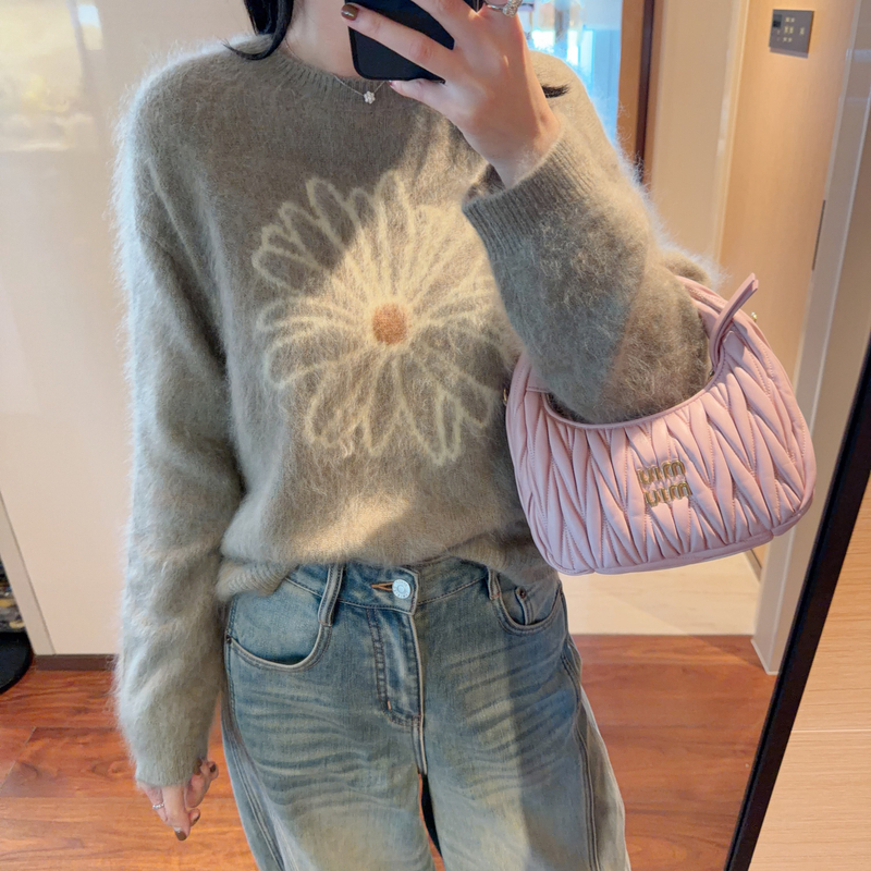 【张静芝】韩国新品~秋冬款小雏菊刺绣提花拉毛感软糯毛衣