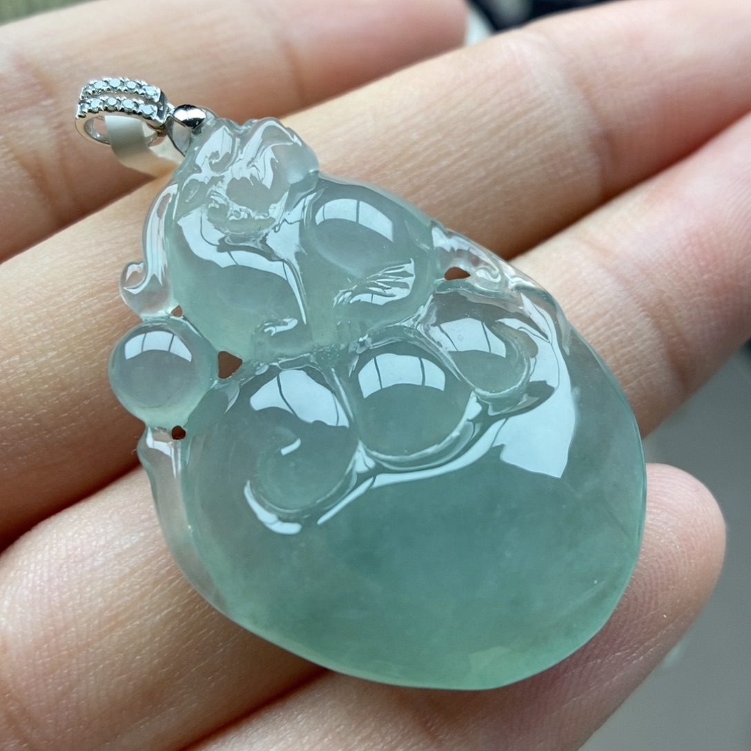 翡翠18K金镶嵌颈饰吊坠21