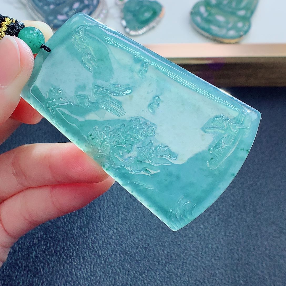 翡翠颈饰未镶嵌翡翠