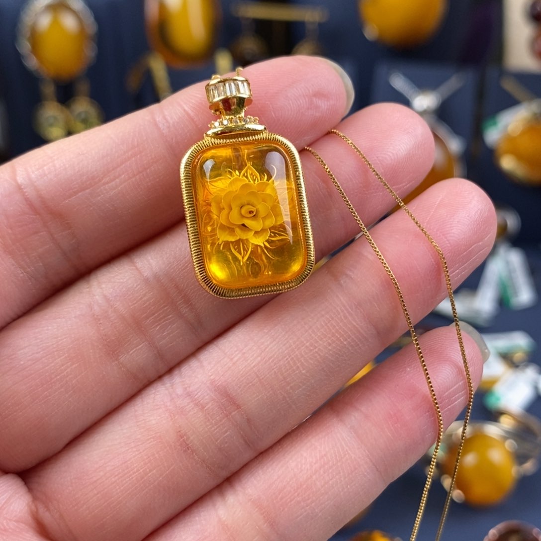 琥珀颈饰银S925镀金镶嵌