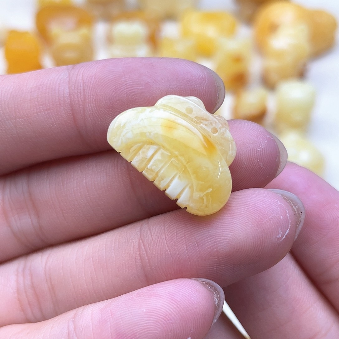 未镶嵌琥珀裸石蜜蜡