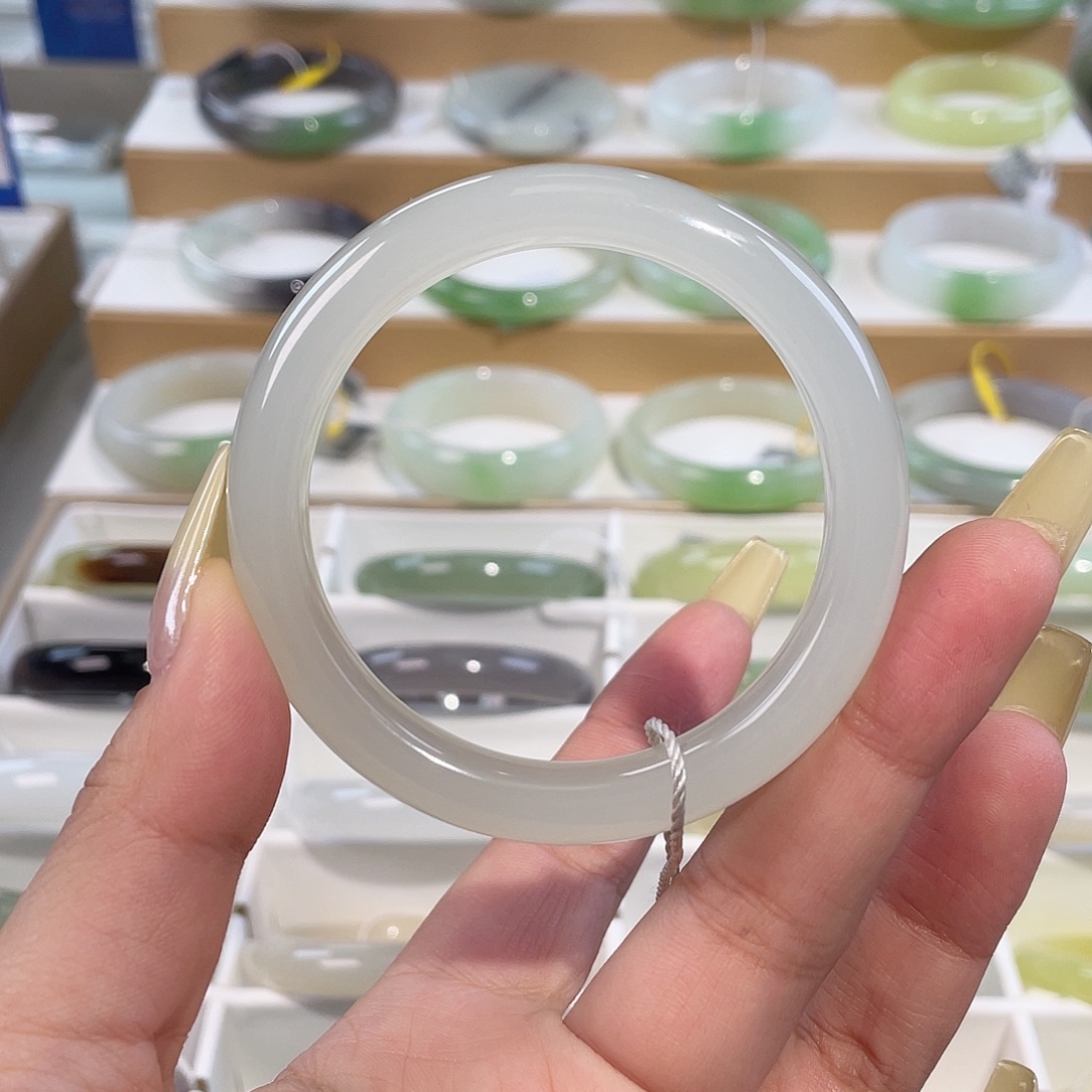 和田玉未镶嵌手镯冰荔枝 完美无包容