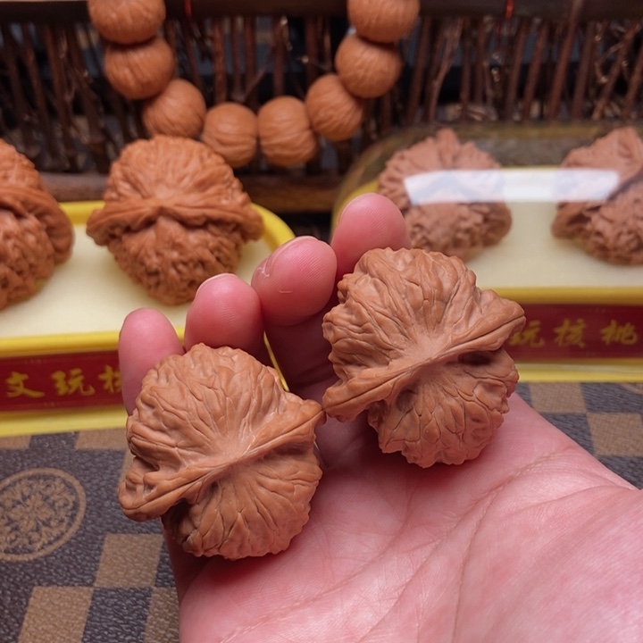 文玩核桃吊坠野狼38全品白茬