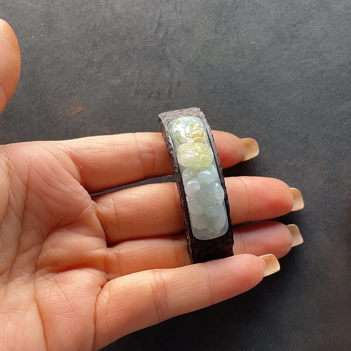 T***y翡翠未镶嵌颈饰666