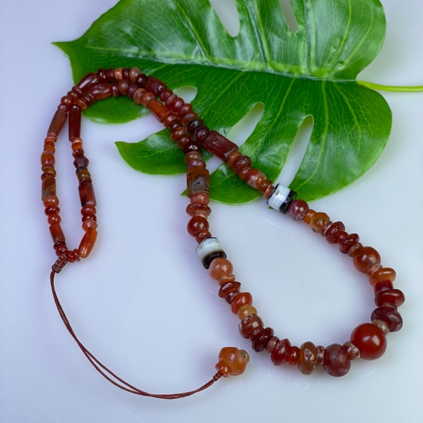 精品酒红玛瑙项链