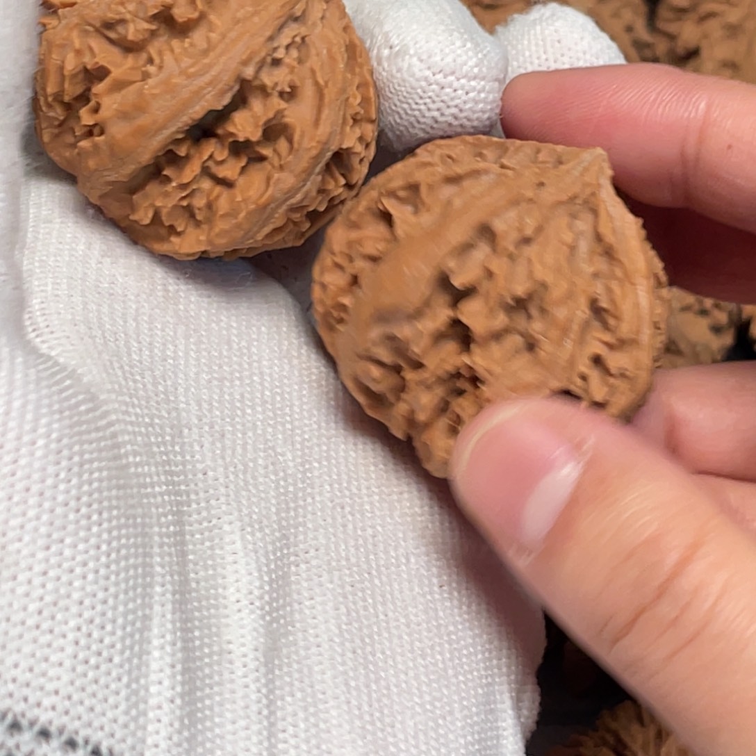 你***场桃核吊坠35 秦岭灯笼野生小众