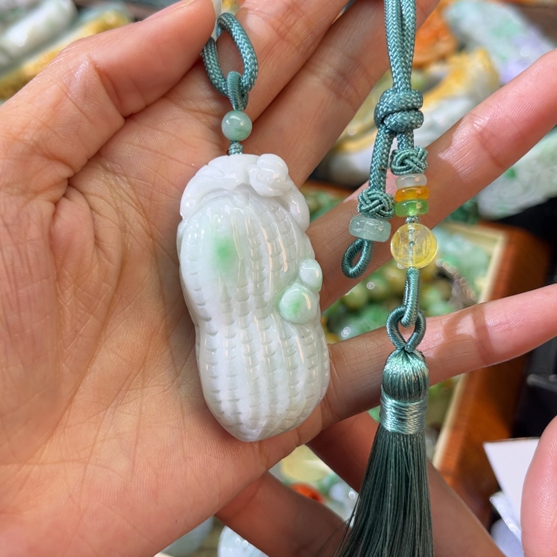 翡翠颈饰未镶嵌待编款