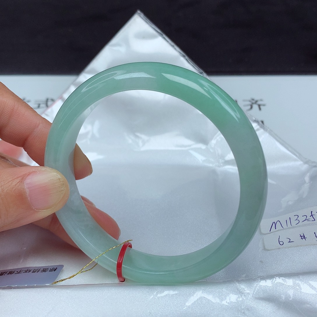 翡翠手镯未镶嵌62圈3252