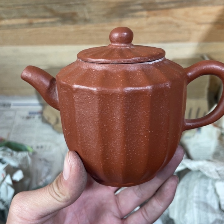 茶壶紫砂老厂紫砂壶一件。