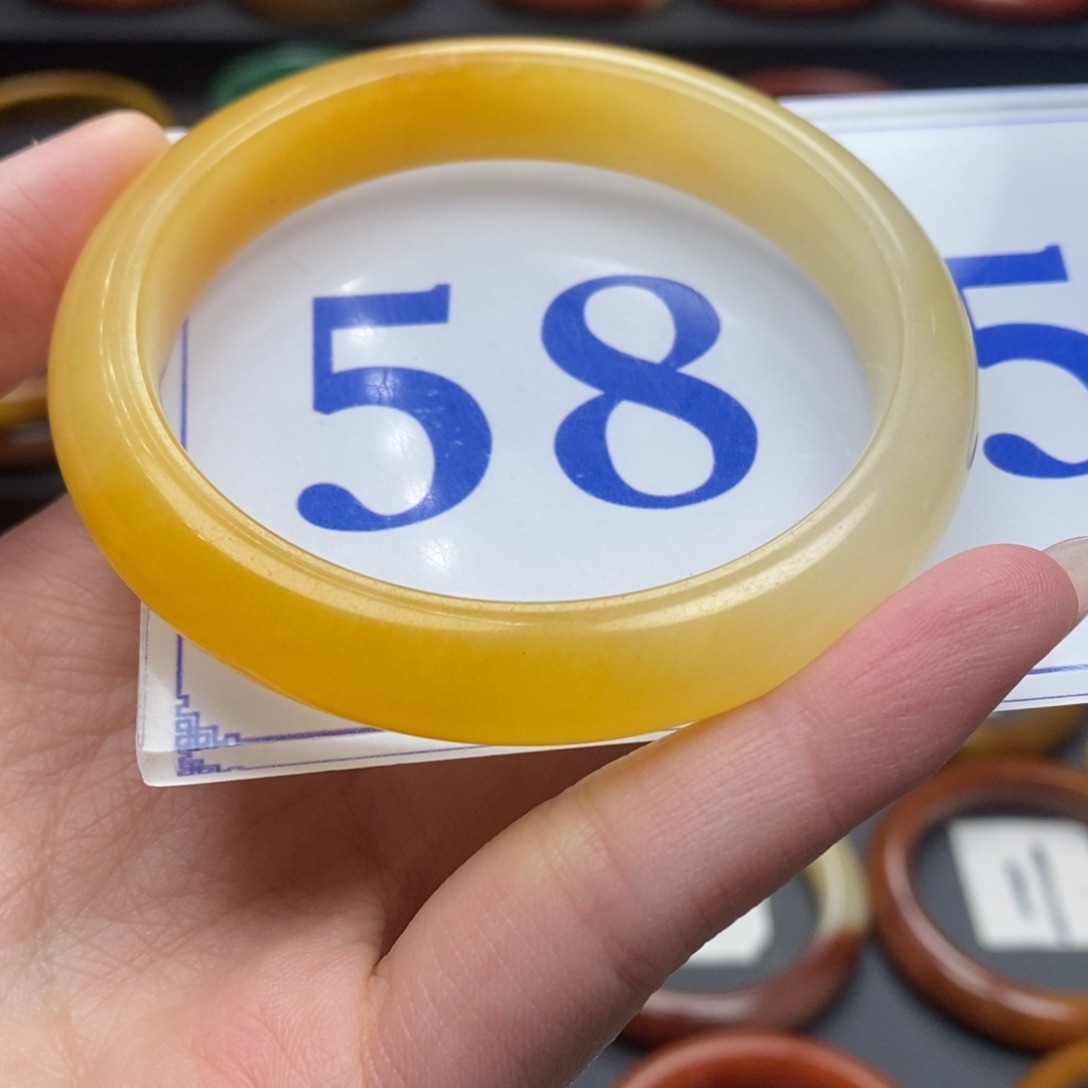 石英质玉（黄龙玉）手镯未镶嵌