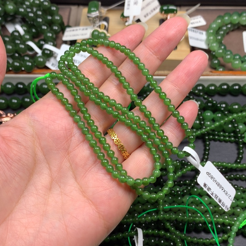 【闪购商品】手串未镶嵌和田玉（碧玉）娇****》4