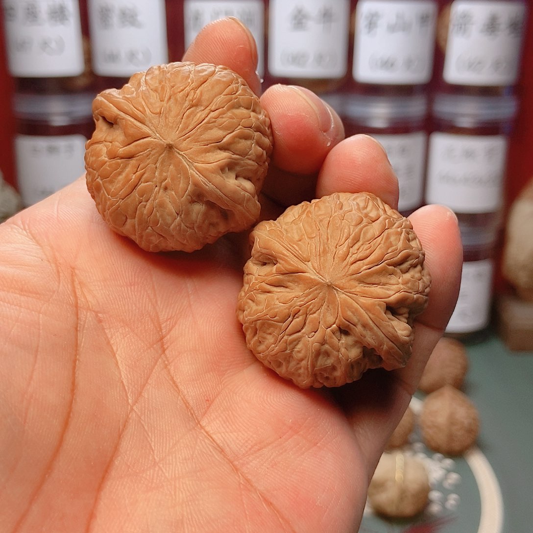 文玩核桃把件38全品铁锤