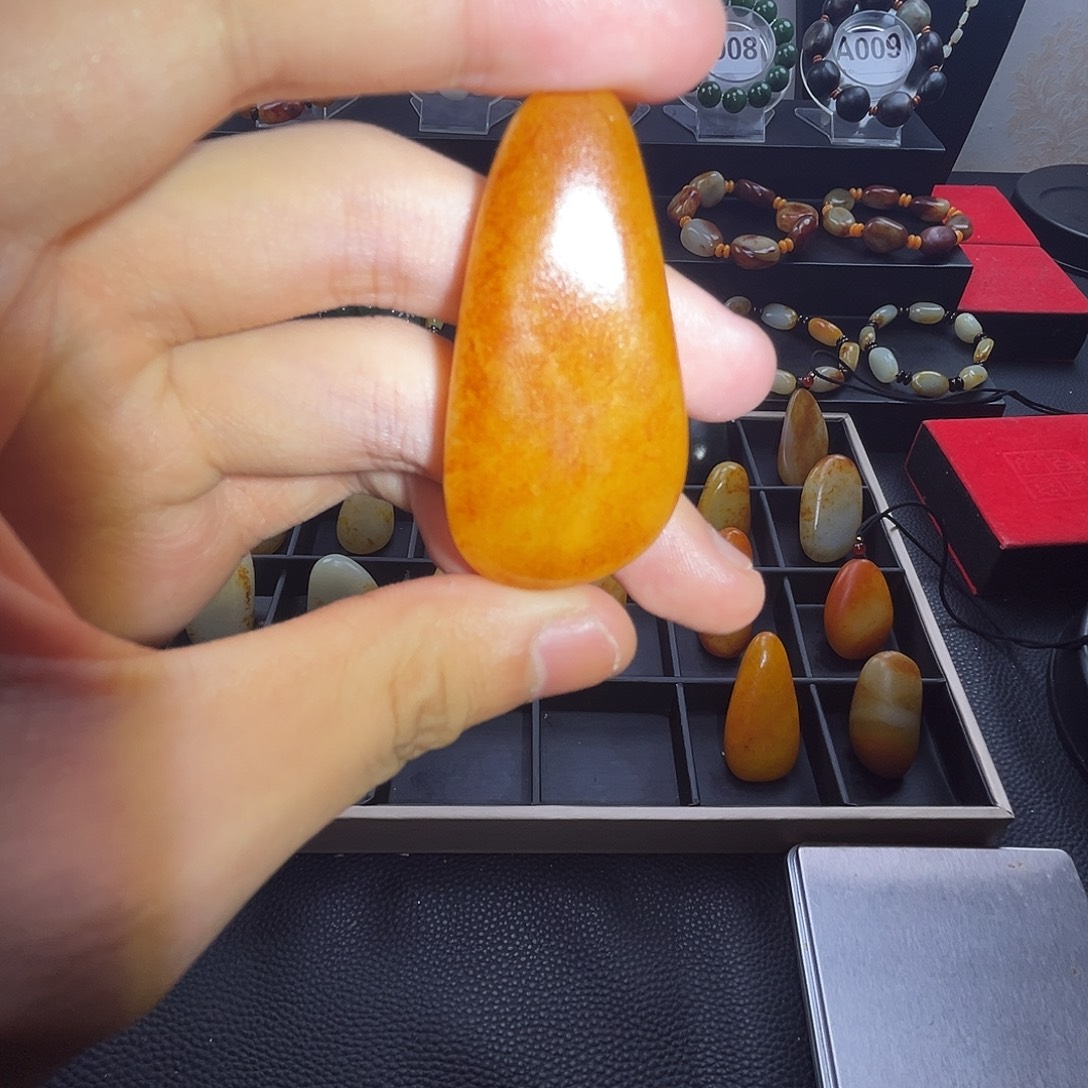 吊坠(赠链)未镶嵌和田玉