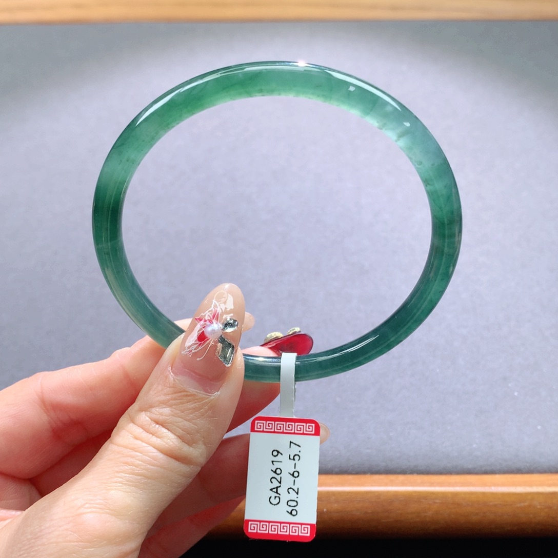 翡翠手镯未镶嵌天然翡翠手镯叮当镯