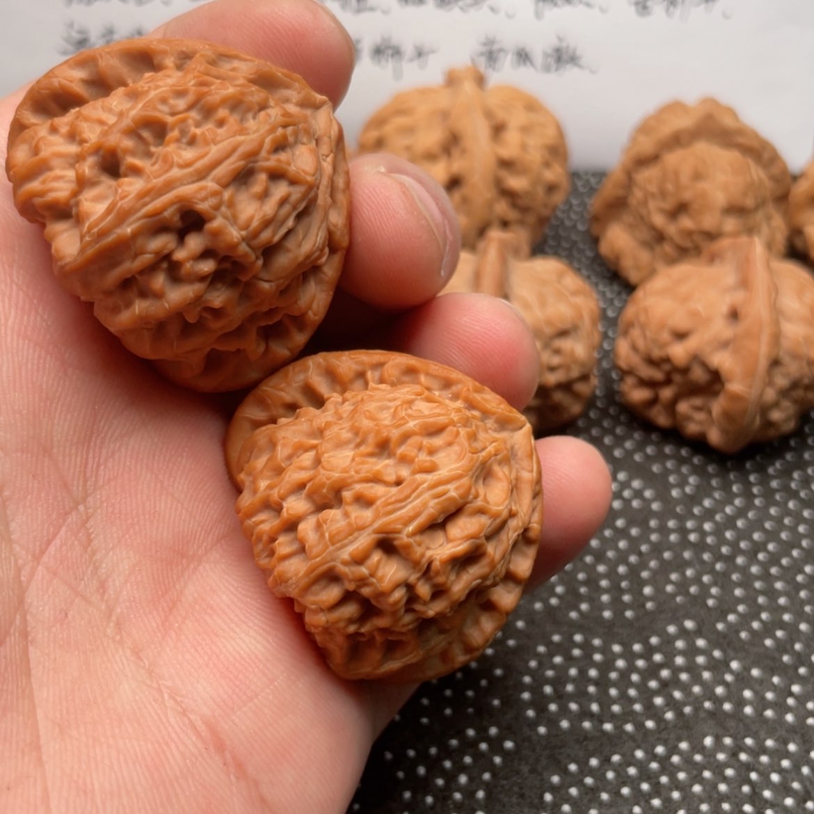 【闪购商品】核桃其他R****）三角白41尺寸1743