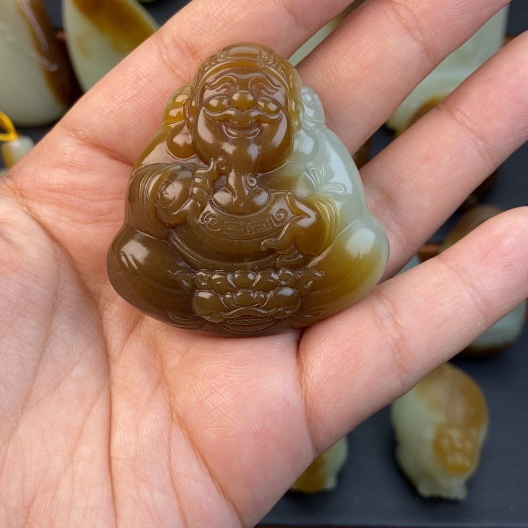 颈饰未镶嵌和田玉（糖玉）秋*