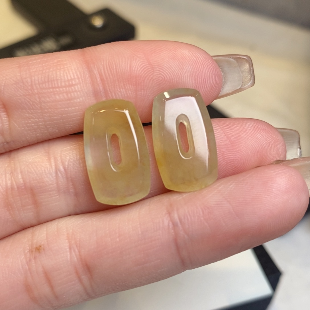 翡翠耳饰未镶嵌冰黄翡福贝