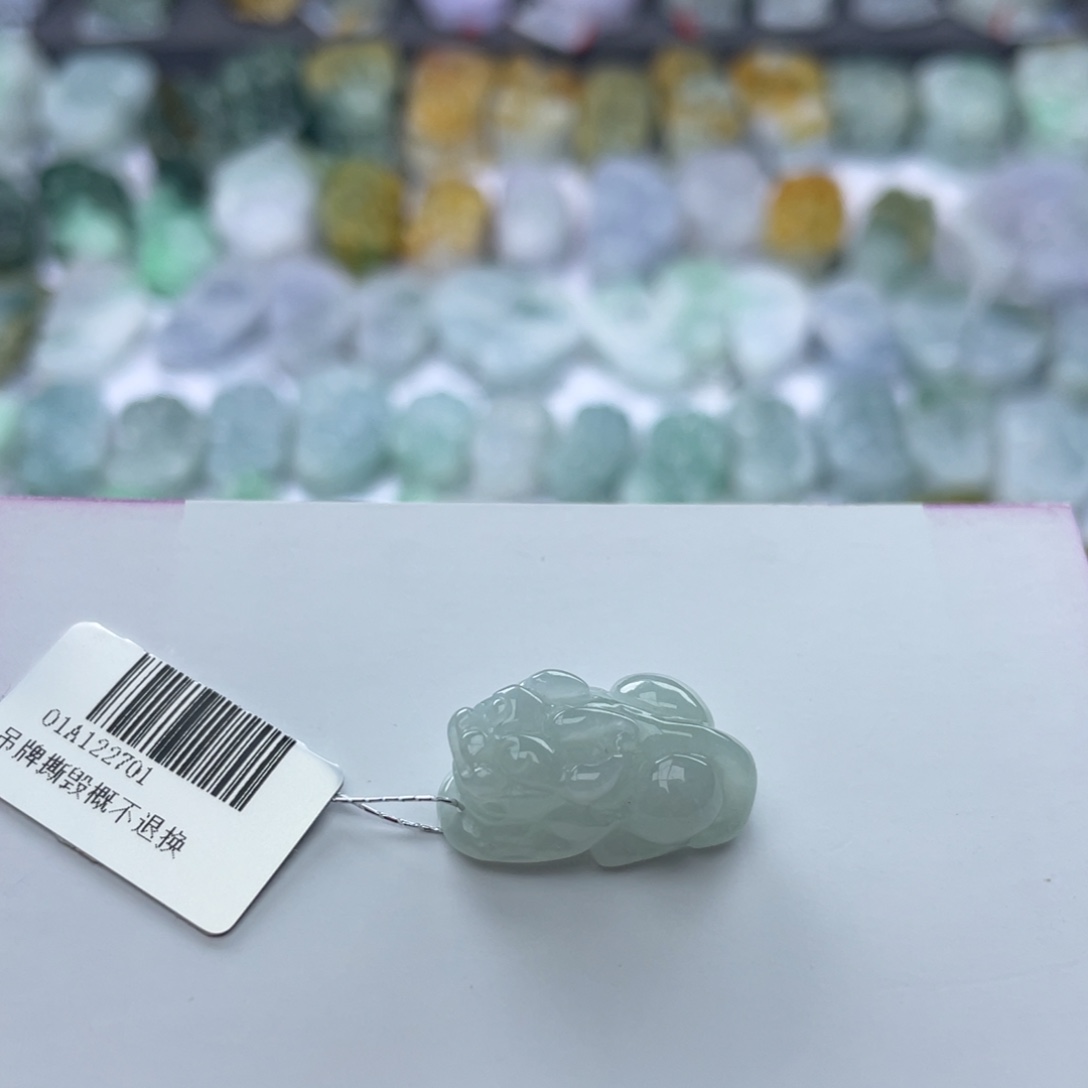 翡翠颈饰未镶嵌貔貅