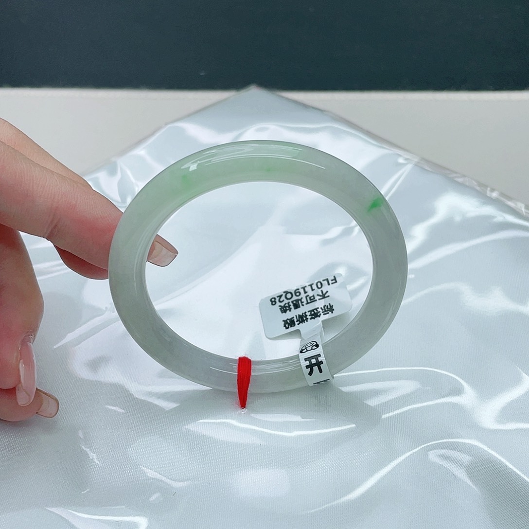 翡翠手镯未镶嵌圆52