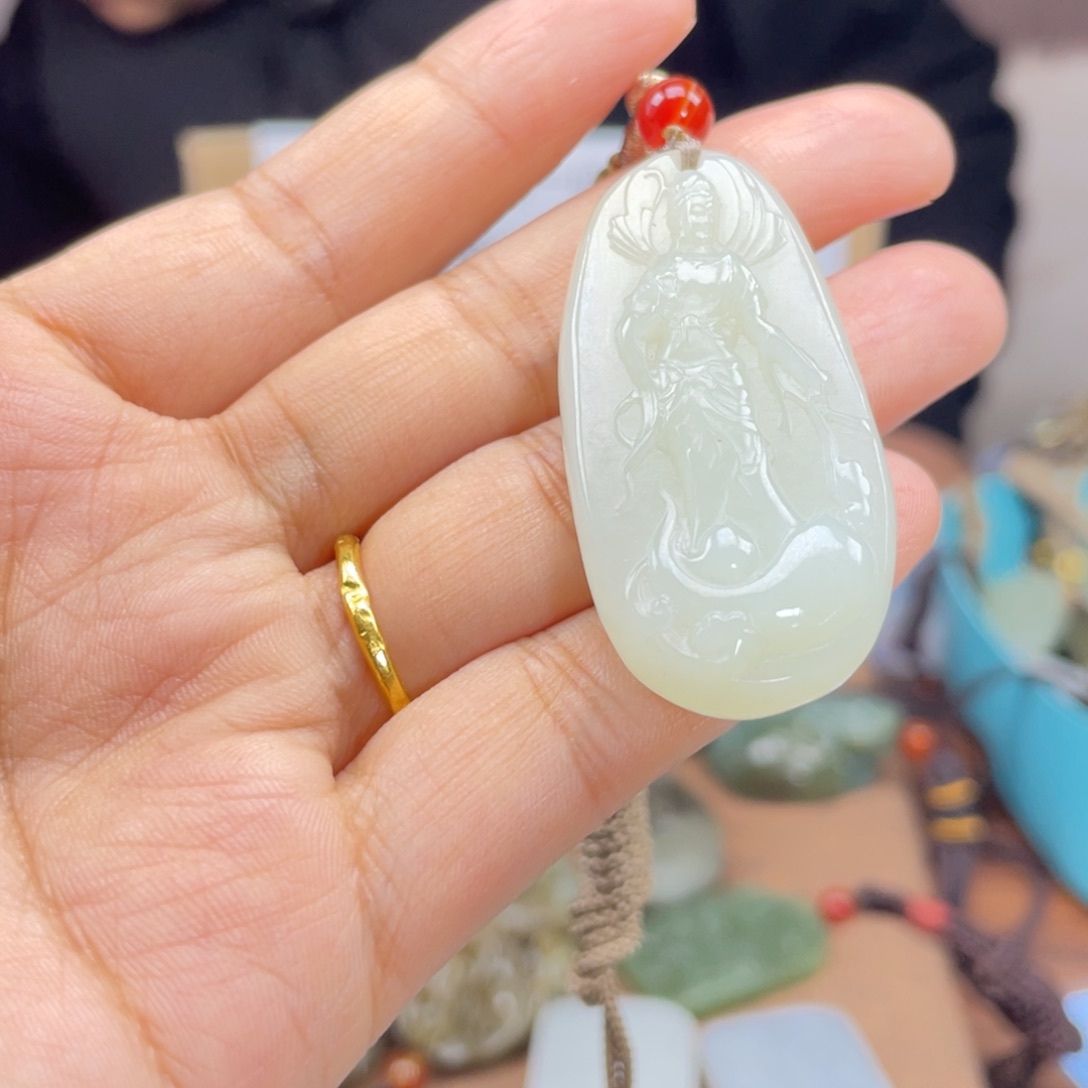 和田玉颈饰未镶嵌