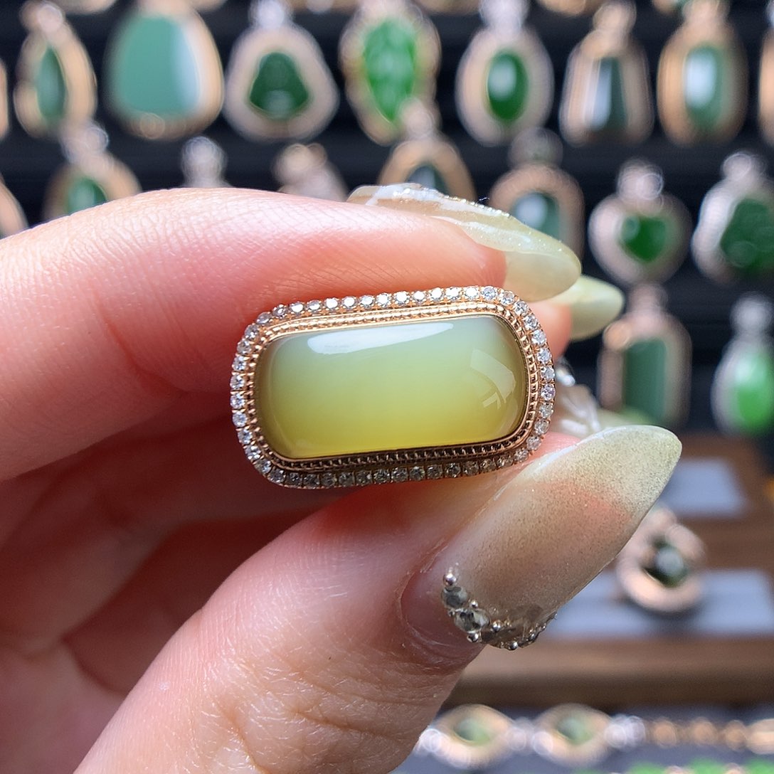 和田玉首饰18K金镶嵌