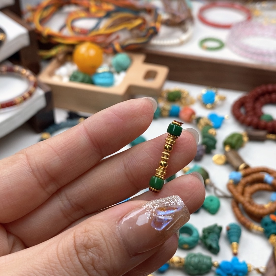 绿松石配饰未镶嵌