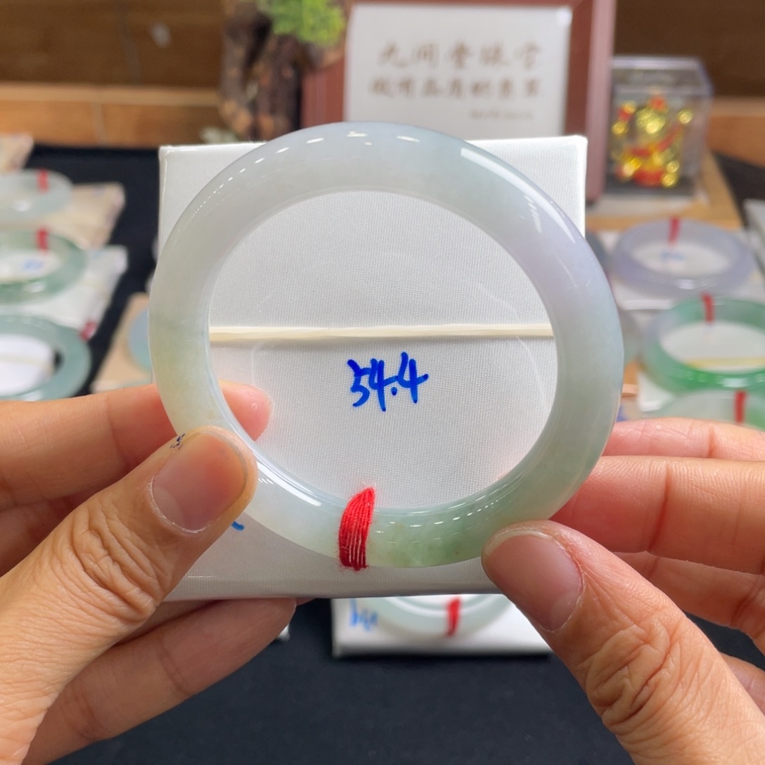 翡翠手镯未镶嵌54.4天然翡翠A货