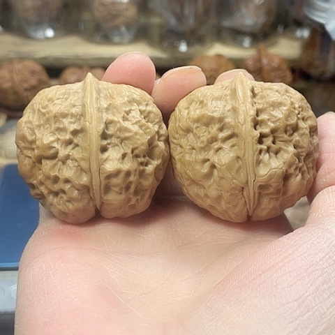 文玩核桃把件西域陀王带彩44