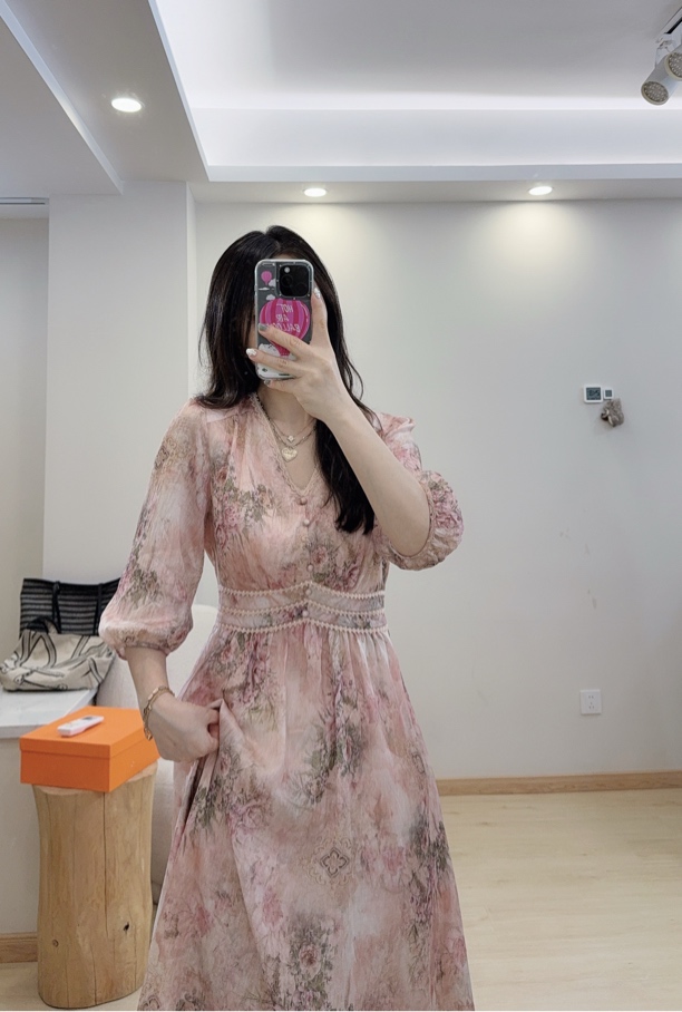 法式优雅显瘦复古花色连衣裙2025度假风格甜美清新