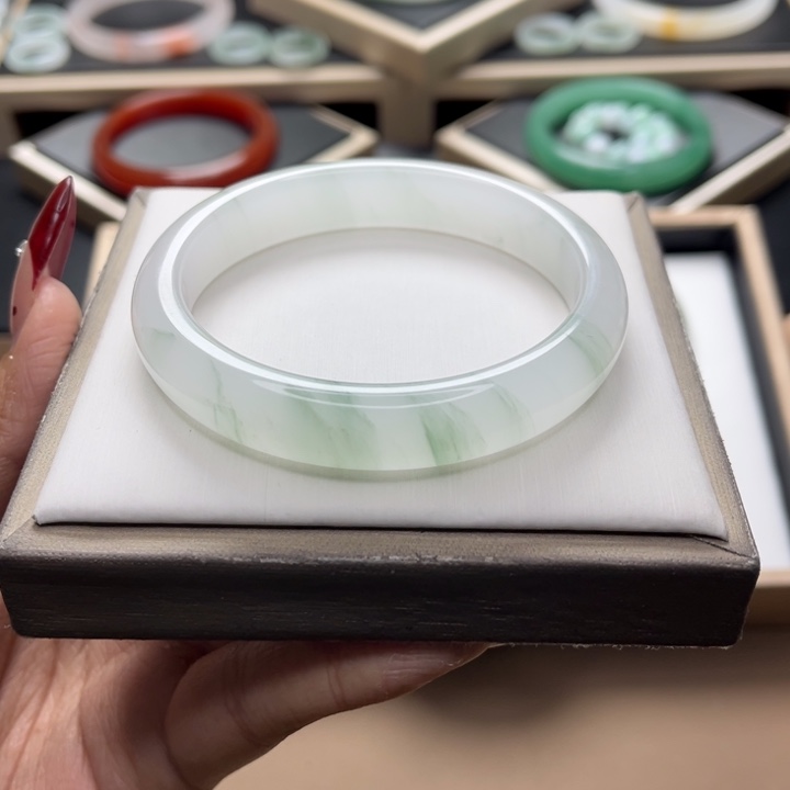 石英质玉手镯未镶嵌陈****n