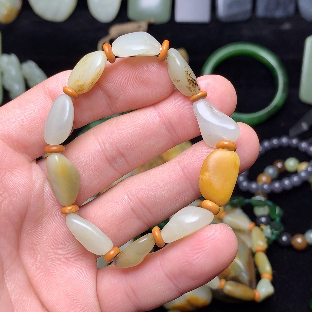 @***空和田玉未镶嵌手链