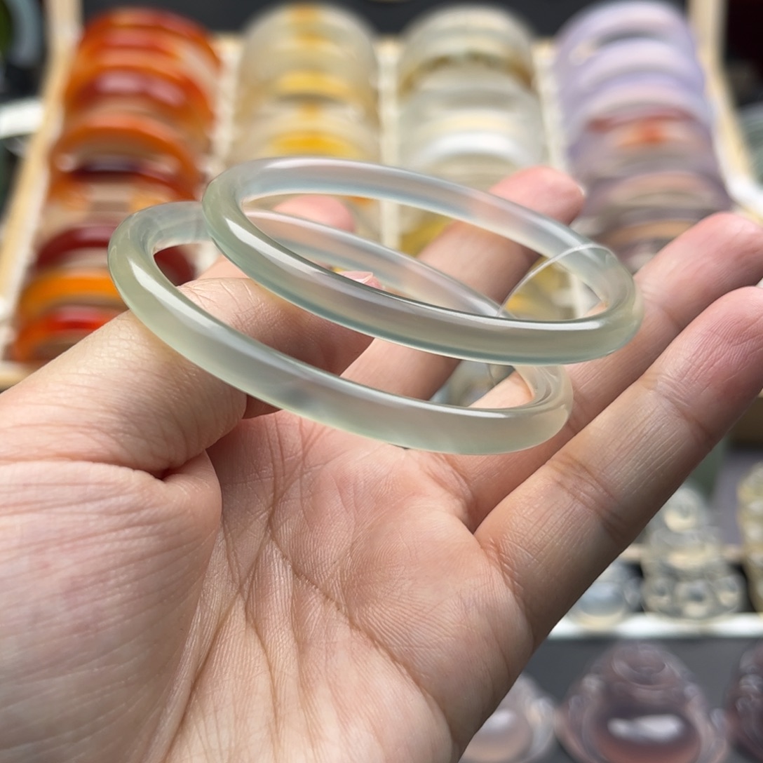 玛瑙/玉髓手镯未镶嵌54+