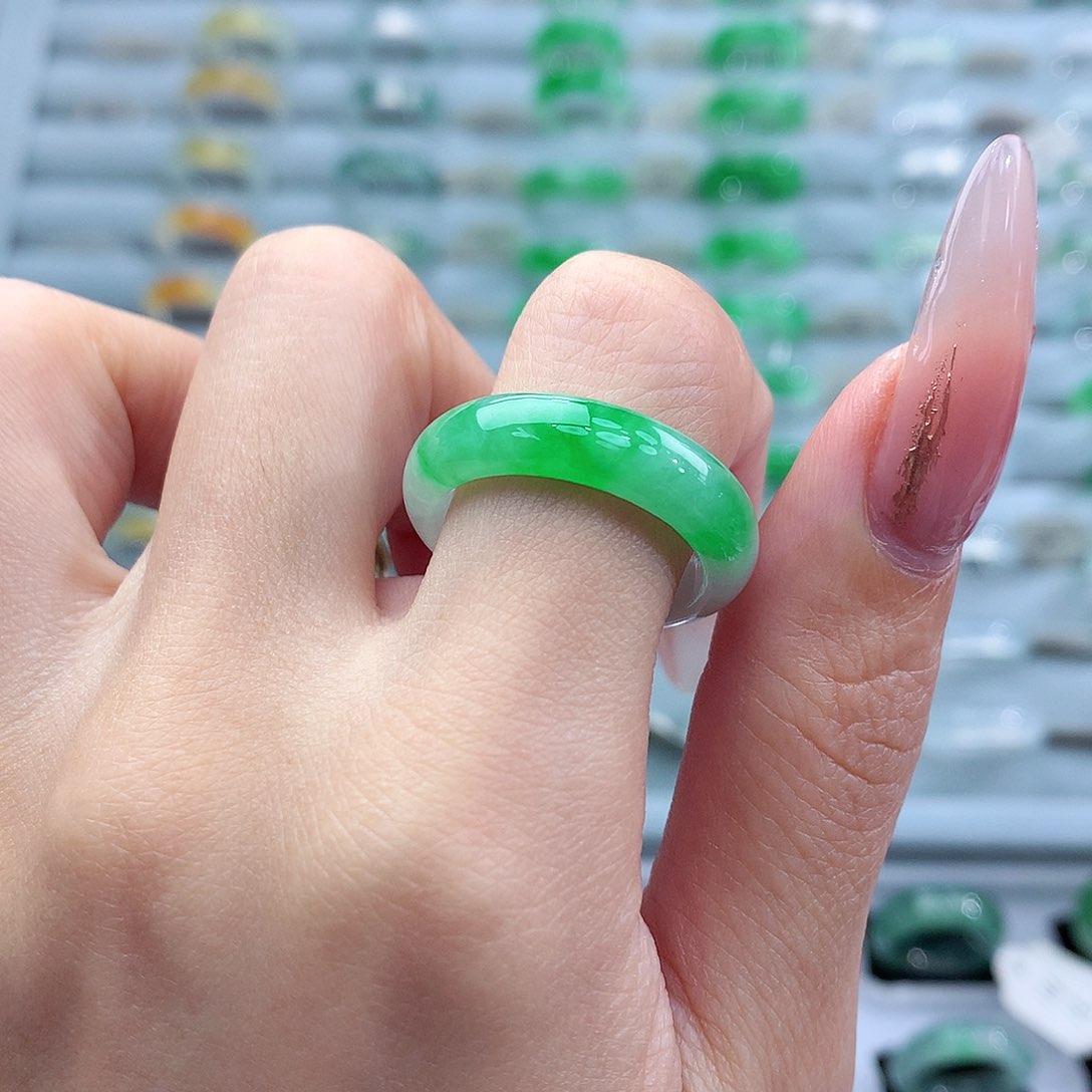 翡翠戒指未镶嵌天然