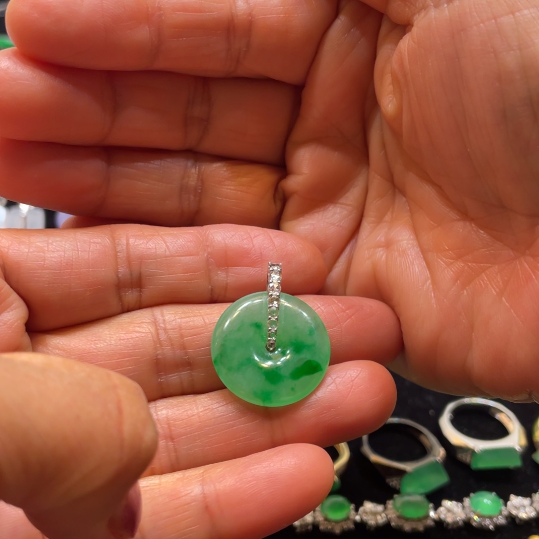 月****翡翠18K金镶嵌耳饰天然缅甸翡翠扣子