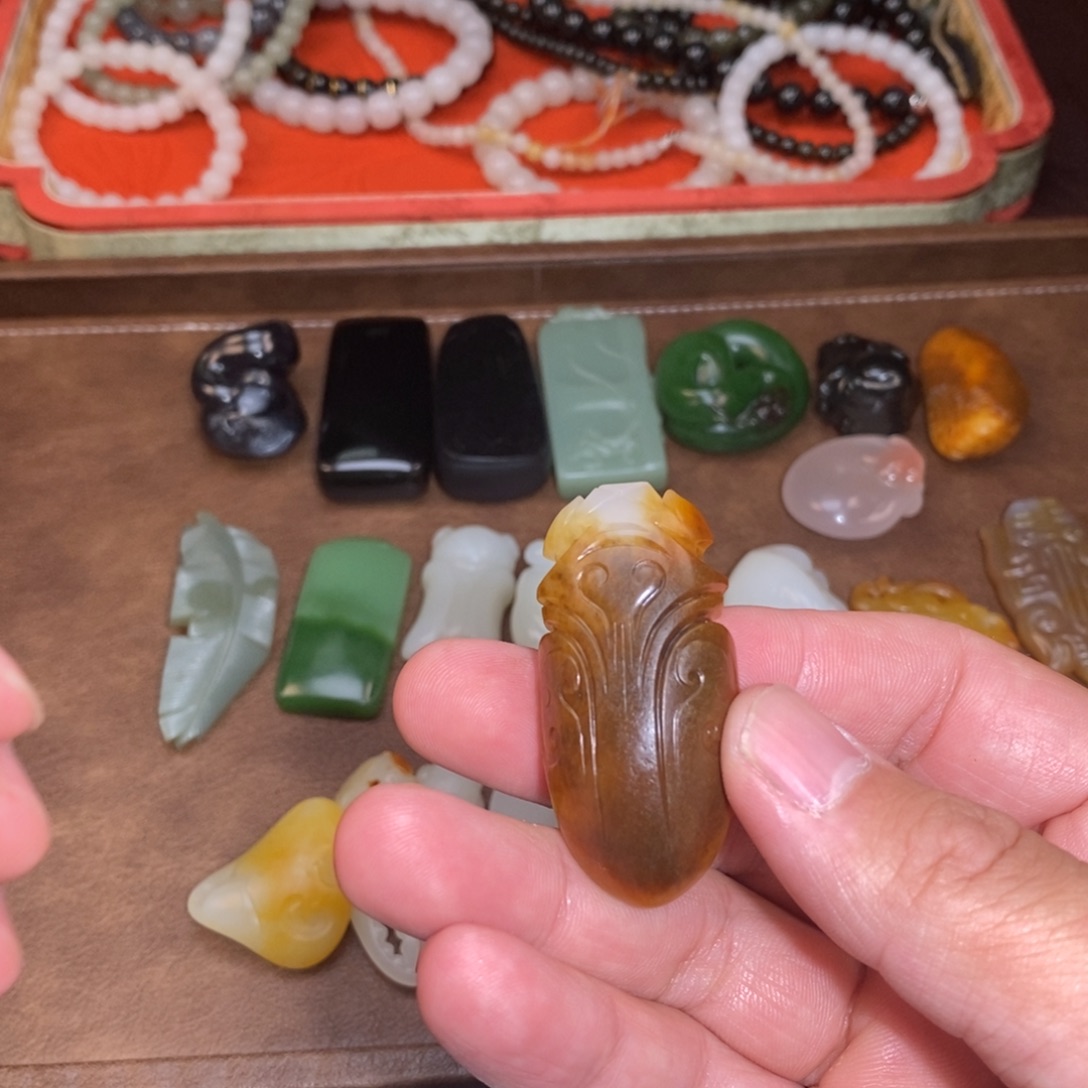 清***行颈饰未镶嵌和田玉