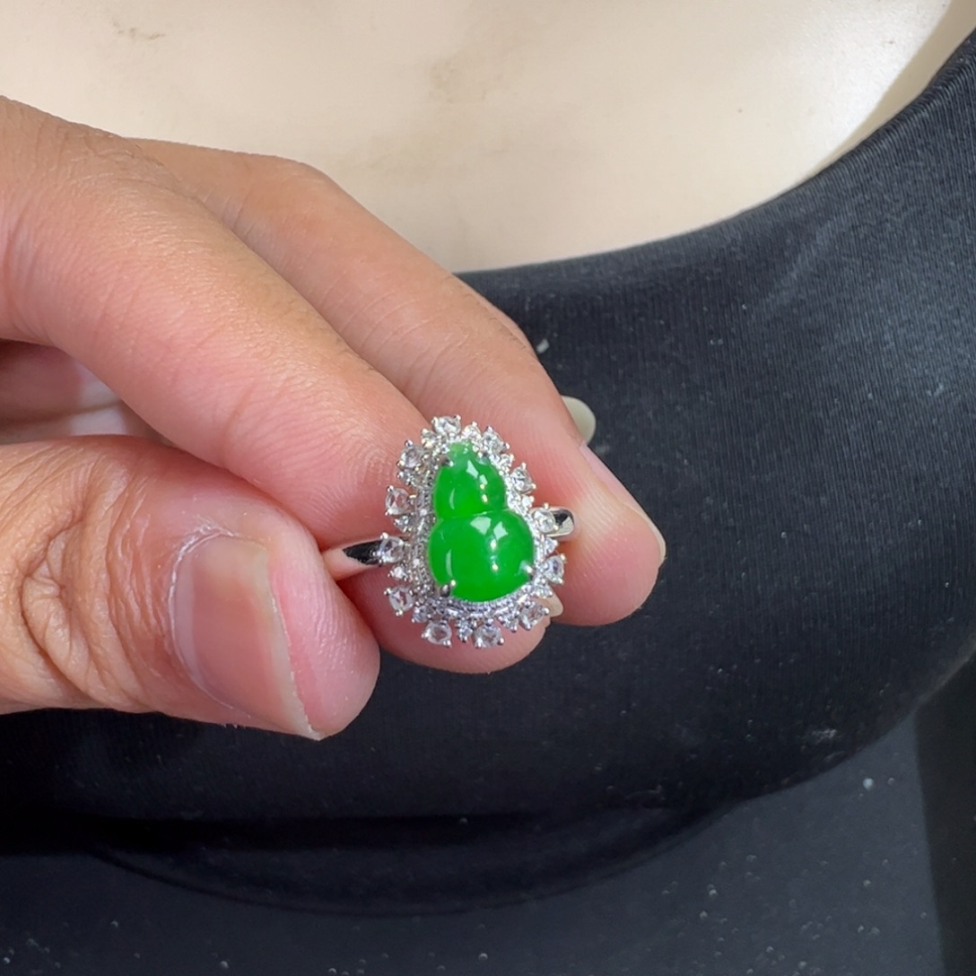 翡翠18K金镶嵌戒指