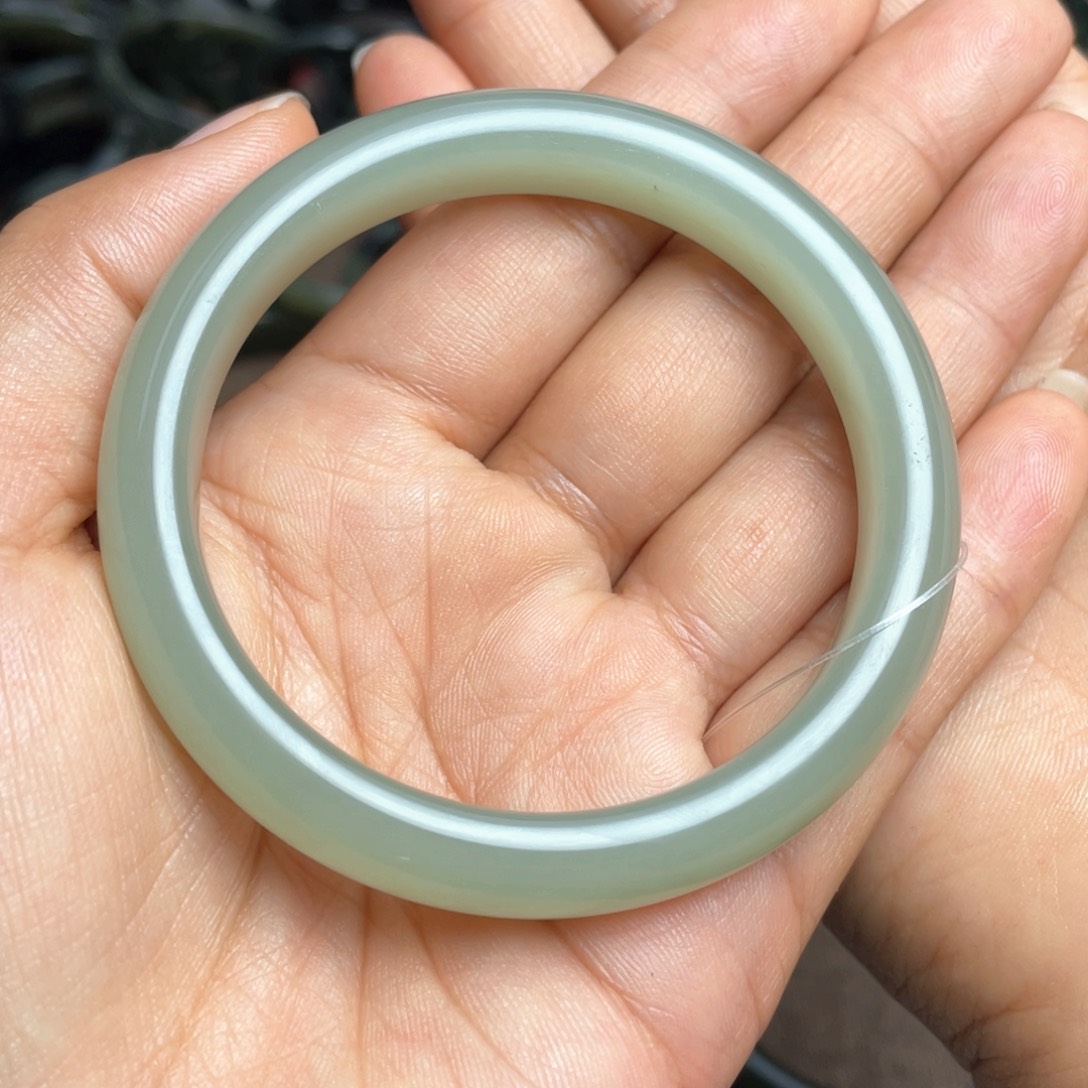 风***线和田玉未镶嵌颈饰