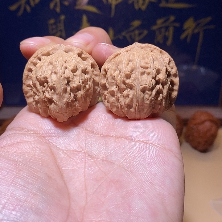 把件文玩核桃全品无修35尺延庆老树三角白狮子