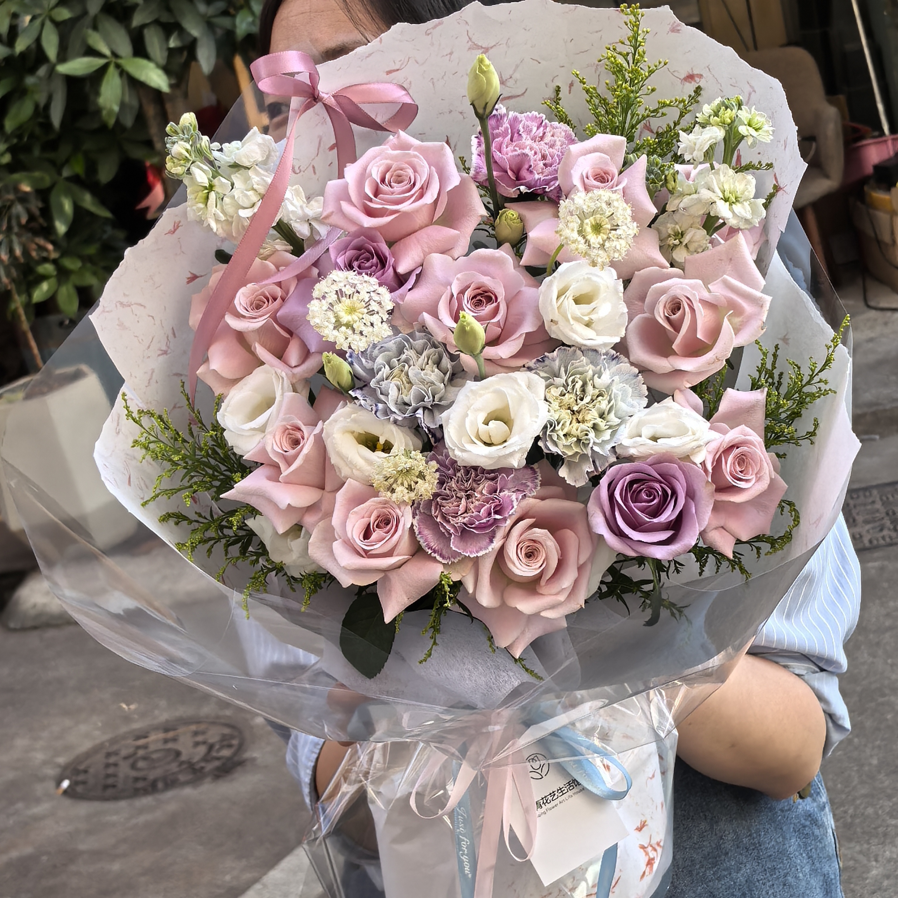 曼塔混搭紫玫瑰花束
