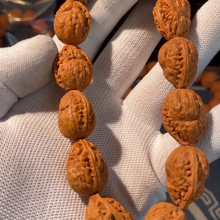 文玩核桃手串…………9