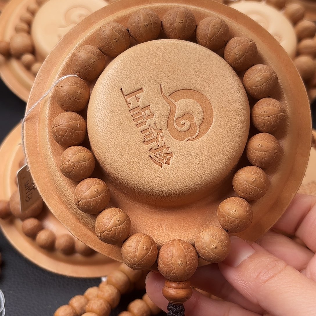 凤眼菩提吊坠14mm精品货头高密粉皮正圆