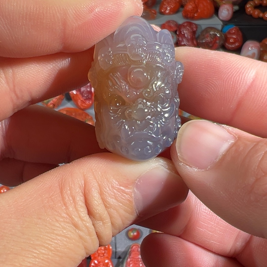 南红玛瑙未镶嵌蓝冻玛瑙雕刻黑天