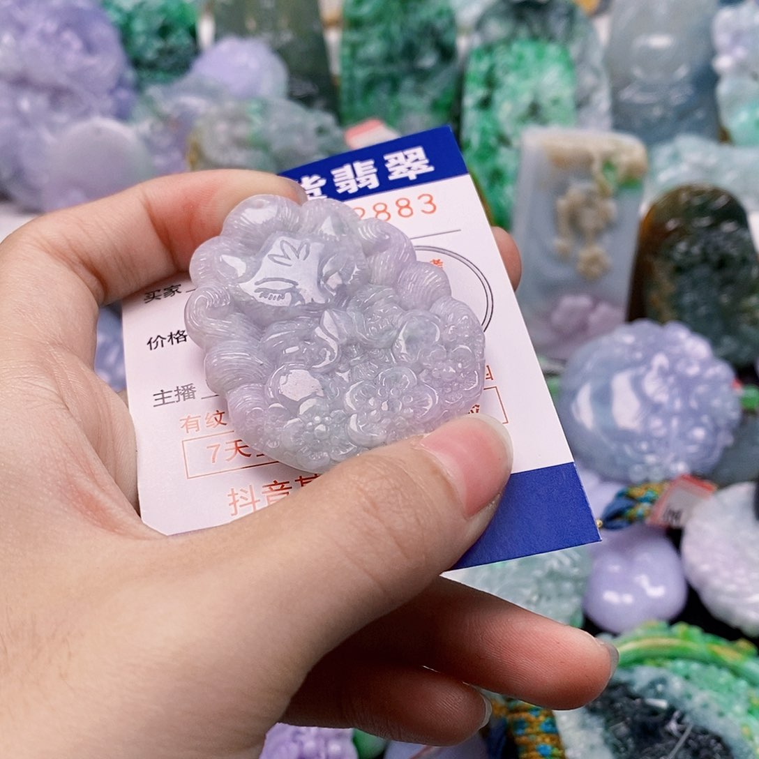 吊坠(不含链)未镶嵌翡翠
