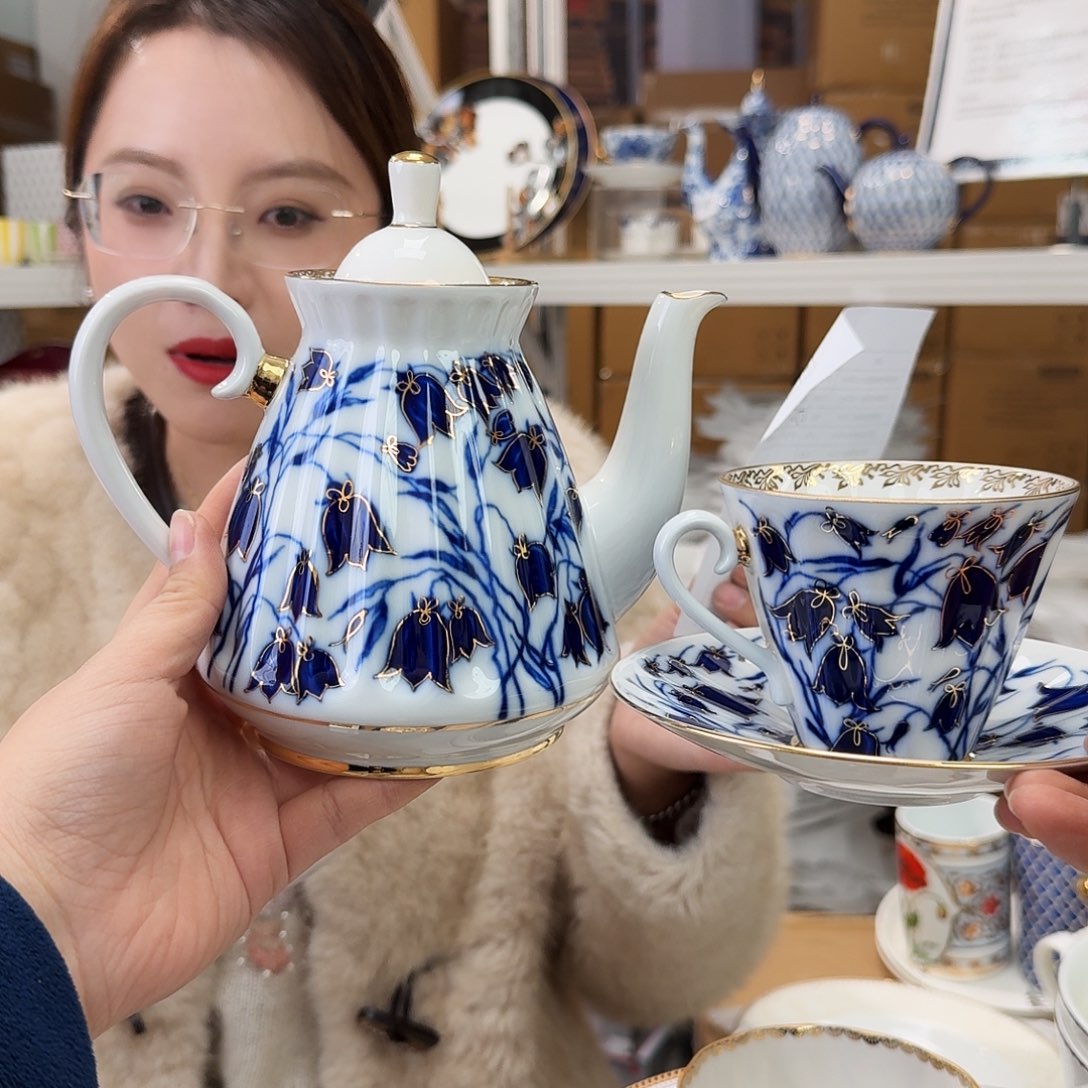 黑***浪骨瓷一壶➕2杯碟顺丰