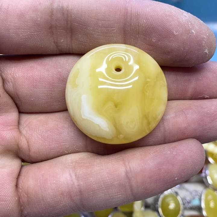 蜜蜡裸石未镶嵌吊坠