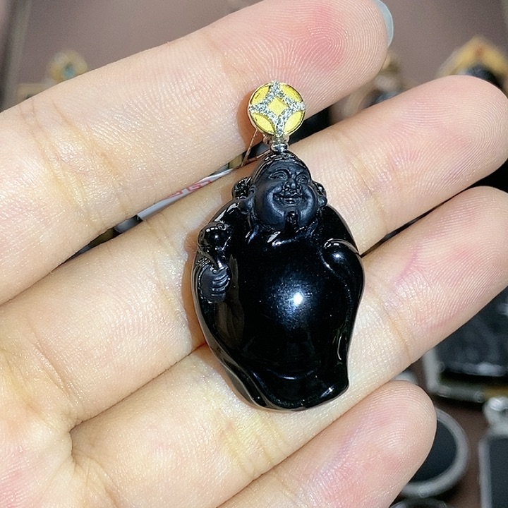 翡翠18K金镶嵌颈饰财神爷