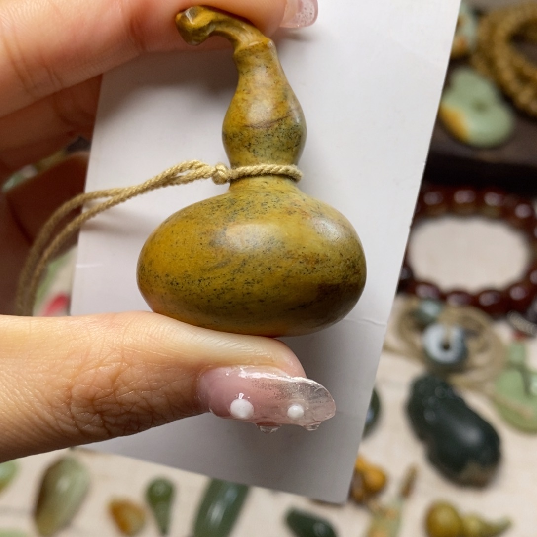 岫岩河磨玉（透闪石质玉）颈饰未镶嵌敷***演